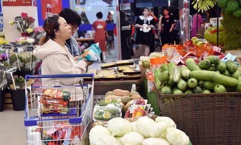 Gồng sức kìm giữ giá cả hàng hóa