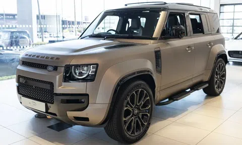 Defender OCTA đầu tiên có mặt tại Việt Nam, giá từ 18 tỷ đồng