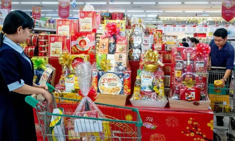 SATRA tung giỏ quà Tết Bính Ngọ 2026: Đa dạng, linh hoạt theo yêu cầu