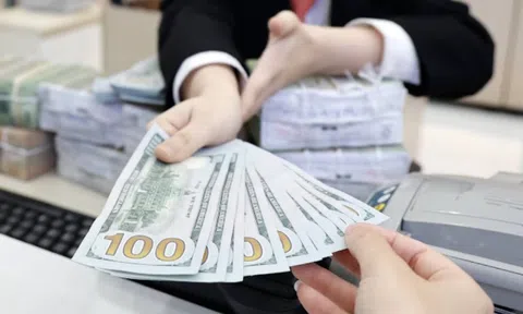 Giá USD tự do giảm rất mạnh