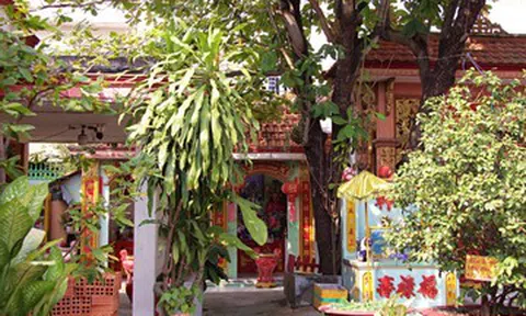 Chuyện 'lạ' ở ngôi đình trăm năm hút khách chiêm bái tại TPHCM