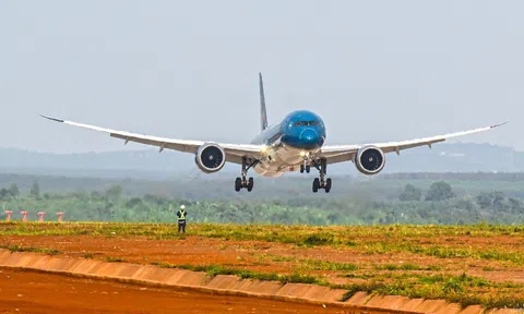 Phi công tiết lộ hậu trường 'xông đất' chưa từng có ở sân bay Long Thành