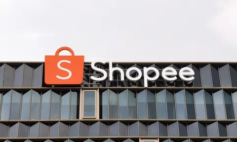 Shopee tiếp tục tăng phí