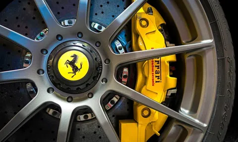 Đĩa phanh carbon-ceramic có ưu và nhược điểm gì?