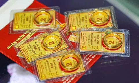 Giá vàng hôm nay 21/12: Giá vàng trong nước ngược chiều thế giới
