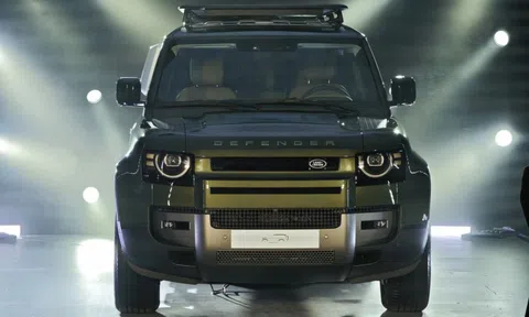 Ngắm Land Rover Defender 110 2026 - 'xe chơi' giá hơn 6,3 tỷ đồng