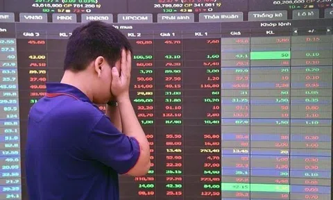 VN-Index “đánh úp” giảm 40 điểm trong vài phút cuối phiên sau tin nóng, chuyên gia nói gì?
