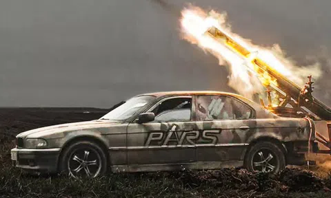 BMW 7 Series lắp dàn phóng tên lửa