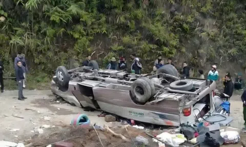 Lật xe khách, 7 người tử vong, nhiều người bị thương
