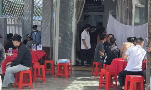 Cha mẹ tuyệt vọng đứng nhìn con cháu trong đám cháy 4 người thiệt mạng