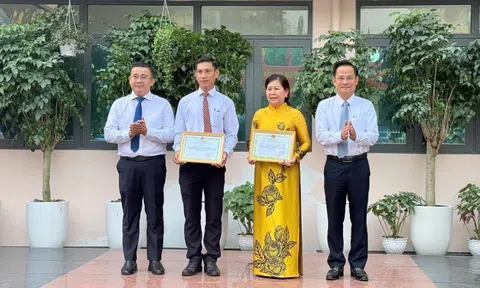 Xã Bình Hưng, TPHCM phát hiện, xử lý kịp thời hành vi vứt rác bừa bãi