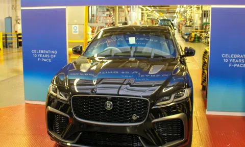 Chiếc Jaguar 'máy xăng' cuối cùng trên thế giới