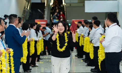 Hàng không tấp nập đón máy bay, đón khách đầu năm 2026