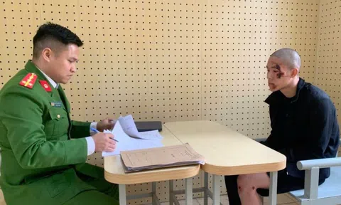 VIDEO: Không đội mũ bảo hiểm, tông xe máy làm trọng thương CSGT