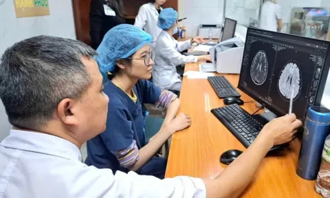 Hút thuốc lá điện tử: Phạt 5 triệu đồng, chủ quán cũng vạ lây