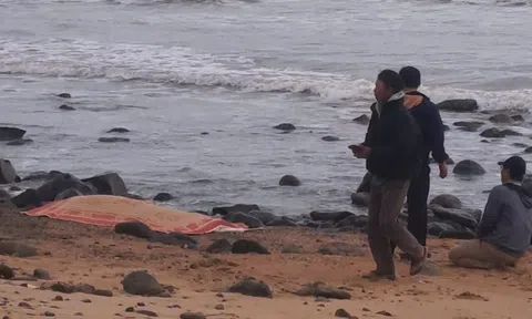 Ghe đánh cá chìm trên biển: Đã tìm thấy thi thể ngư dân mất tích