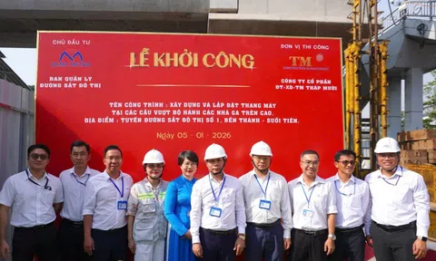 Khởi công lắp đặt thang máy tại các cầu vượt metro số 1