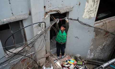 Người dân tất bật di dời, bàn giao khu đất 'kim cương' ven hồ Gươm