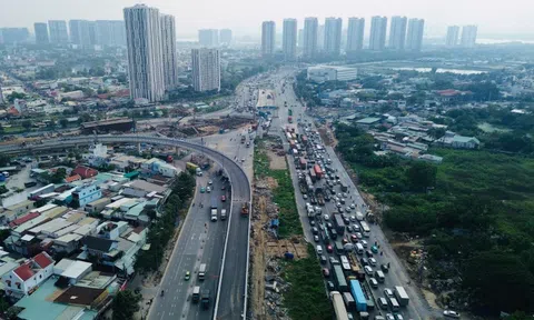 TPHCM ra quân cao điểm giữ trật tự giao thông dịp Tết 2026