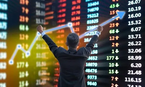 Dòng tiền vào thị trường dự báo bùng nổ, cổ phiếu chứng khoán nào hưởng lợi lớn?