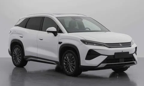 Đàn anh BYD Sealion 06 xuất hiện, động cơ thuần điện, kích thước lớn