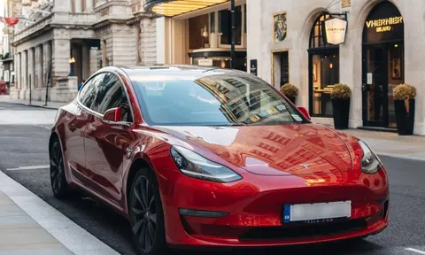 Mặc dù doanh số giảm, Tesla vẫn là hãng xe điện bán chạy nhất Anh