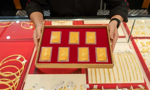 Giá vàng hôm nay 12-1: Vừa mở cửa đã tăng nhanh