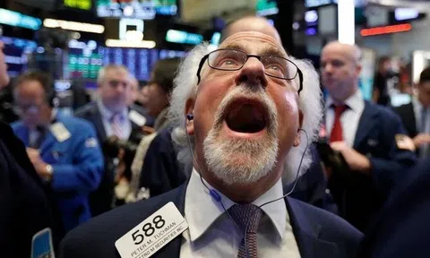 Khối ngoại quay đầu bán trong ngày VN-Index lập kỷ lục, ngược chiều "tung" hơn 500 tỷ gom một mã ngân hàng