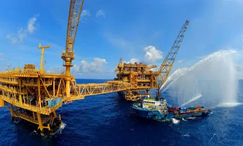 Loạt dự án tỷ USD bước vào giai đoạn triển khai đồng bộ, doanh nghiệp dầu khí nào sẵn sàng "đón sóng"?