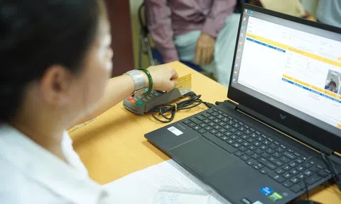 Tặng quà Tết với mức 300.000 đồng cho người hưởng lương hưu, trợ cấp mất sức lao động