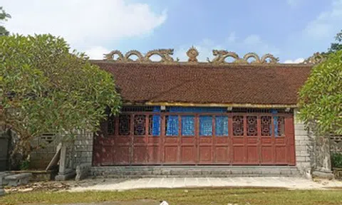 Ngôi đình được xây dựng từ hơn 200m³ khối đá ở Ninh Bình