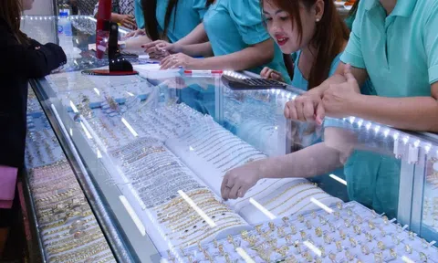 Giá vàng hôm nay 15-1: Tăng mạnh trở lại