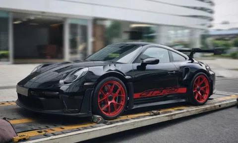 Giá từ 17,7 tỷ đồng, 'siêu xe' Porsche 911 GT3 RS có gì đặc biệt?