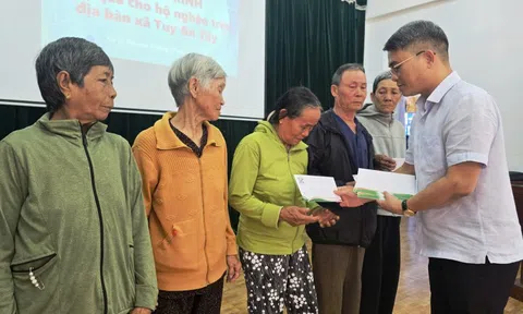 Hỗ trợ sinh kế cho người dân vùng lũ