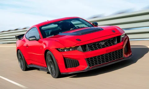 Chi tiết Ford Mustang Dark Horse SC hoàn toàn mới