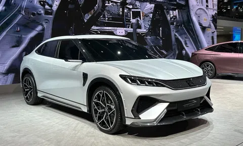 Lợi và hại khi Canada 'mở cửa' cho xe điện Trung Quốc?