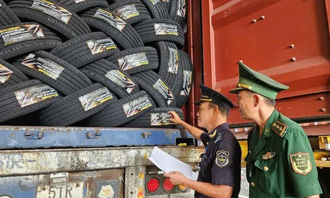 Chặn buôn lậu ở biên giới Tây Nam