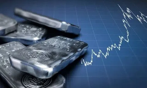 Sáng 20/1: Giá Bạc Thượng Hải vọt lên đỉnh mới, cao hơn 11 USD/oz so với sàn Comex