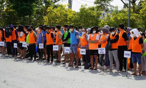 Cửa khẩu ở Đồng Tháp tiếp nhận nhiều “shipper” trở về từ Campuchia