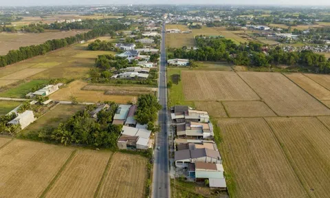 Nhà đầu tư đất nền phía Nam chật vật thoát hàng