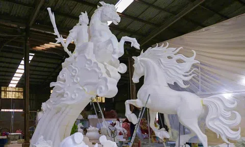 CLIP: Dùng robot chế tác linh vật ngựa độc đáo Tết Nguyên đán Bính Ngọ