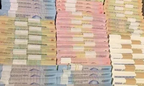 Nở rộ dịch vụ đổi tiền mới, mua tiền cũ