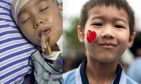 Cậu bé 8 tuổi hôn mê 55 ngày, kỳ tích xảy ra nhờ những tiếng gọi của bạn học