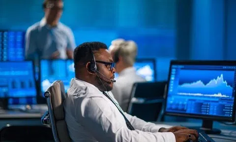 Khối ngoại thẳng tay bán ròng hơn 1.800 tỷ đồng phiên VN-Index giảm 28 điểm, cổ phiếu nào bị "xả" mạnh nhất?