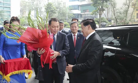 Tổng Bí thư, Chủ tịch nước Lào thăm và làm việc tại EVN