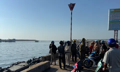 Sóng lớn đánh chìm tàu cá, chủ tàu kiêm thuyền trưởng tử vong