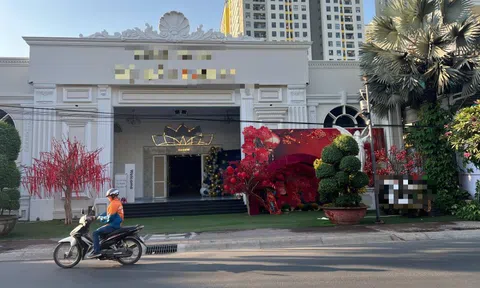 Nữ công nhân đang hát trong tiệc tất niên bất ngờ gục xuống, tử vong