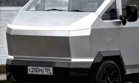 Người Nga 'học hỏi' Elon Musk làm xe điện xấu như Tesla