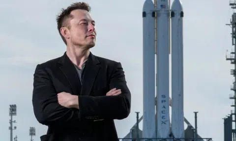 Elon Musk thúc đẩy tham vọng không gian với thương vụ “siêu khủng”