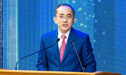 Vicostone của ông Hồ Xuân Năng thu hơn nghìn tỷ mỗi quý